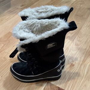 Sorel Black Boots with White Fur Trim